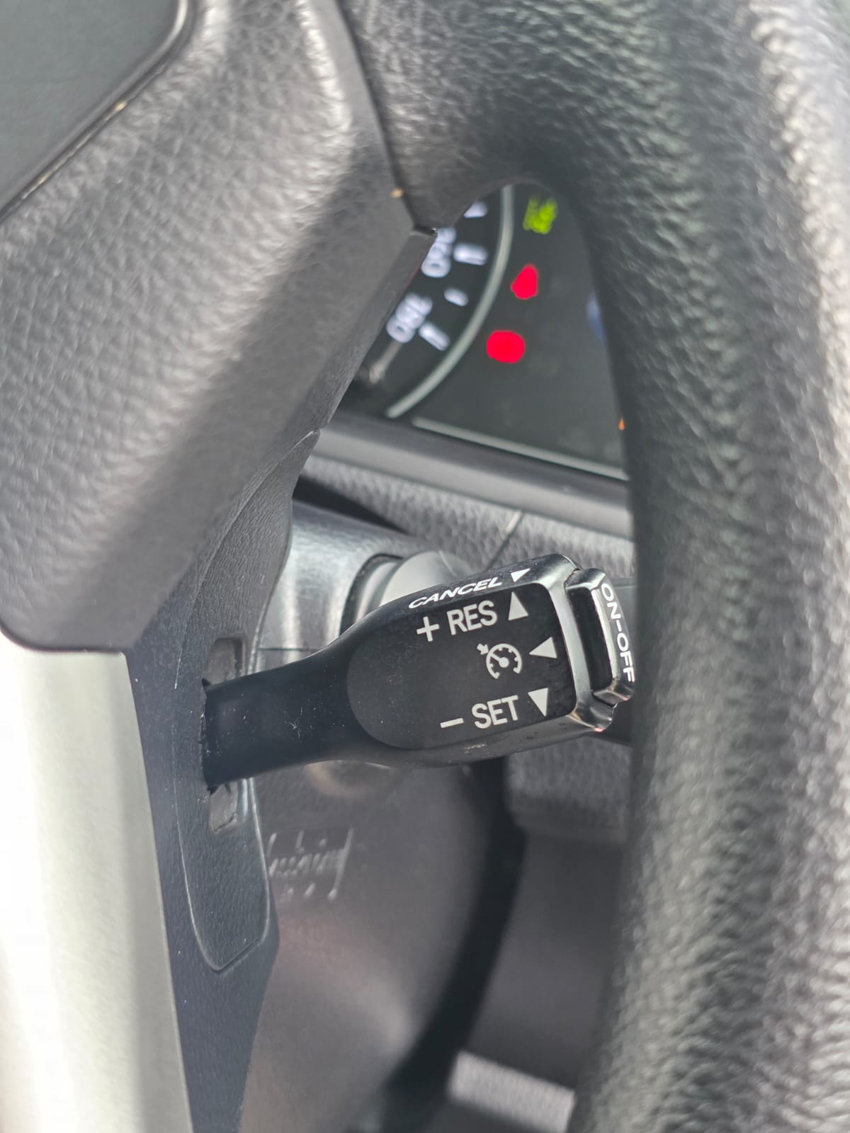 TOYOTA VOXY - Image 9