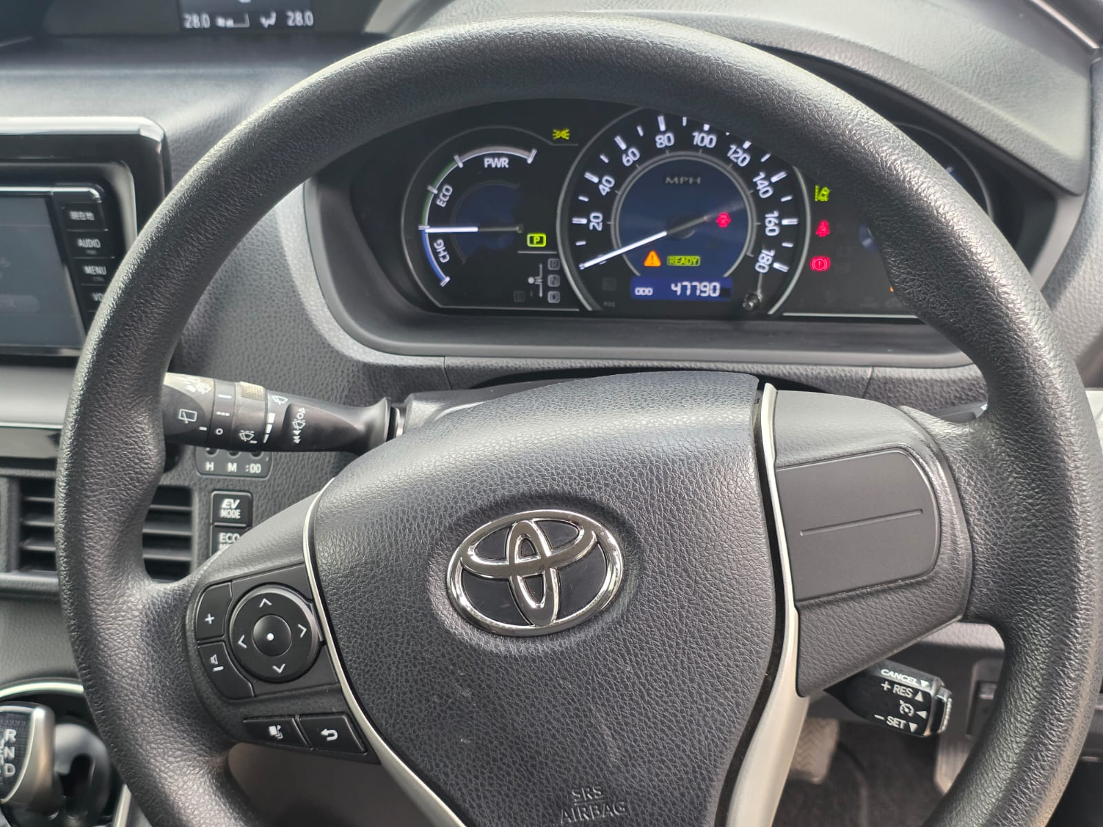 TOYOTA VOXY - Image 8