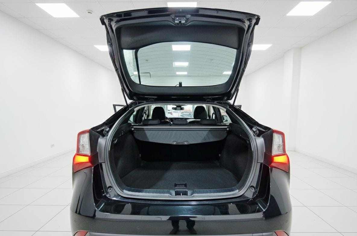 TOYOTA PRIUS - Image 5