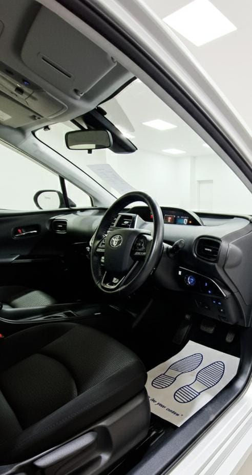 TOYOTA PRIUS - Image 7