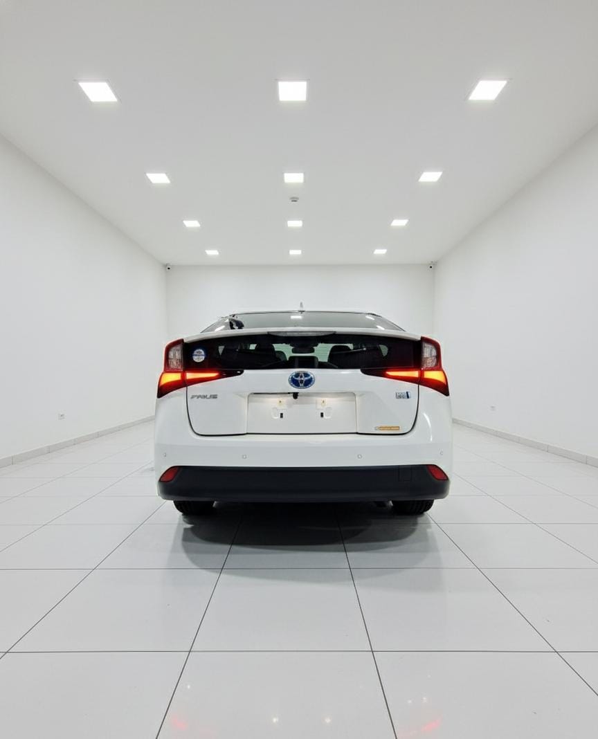 TOYOTA PRIUS - Image 4