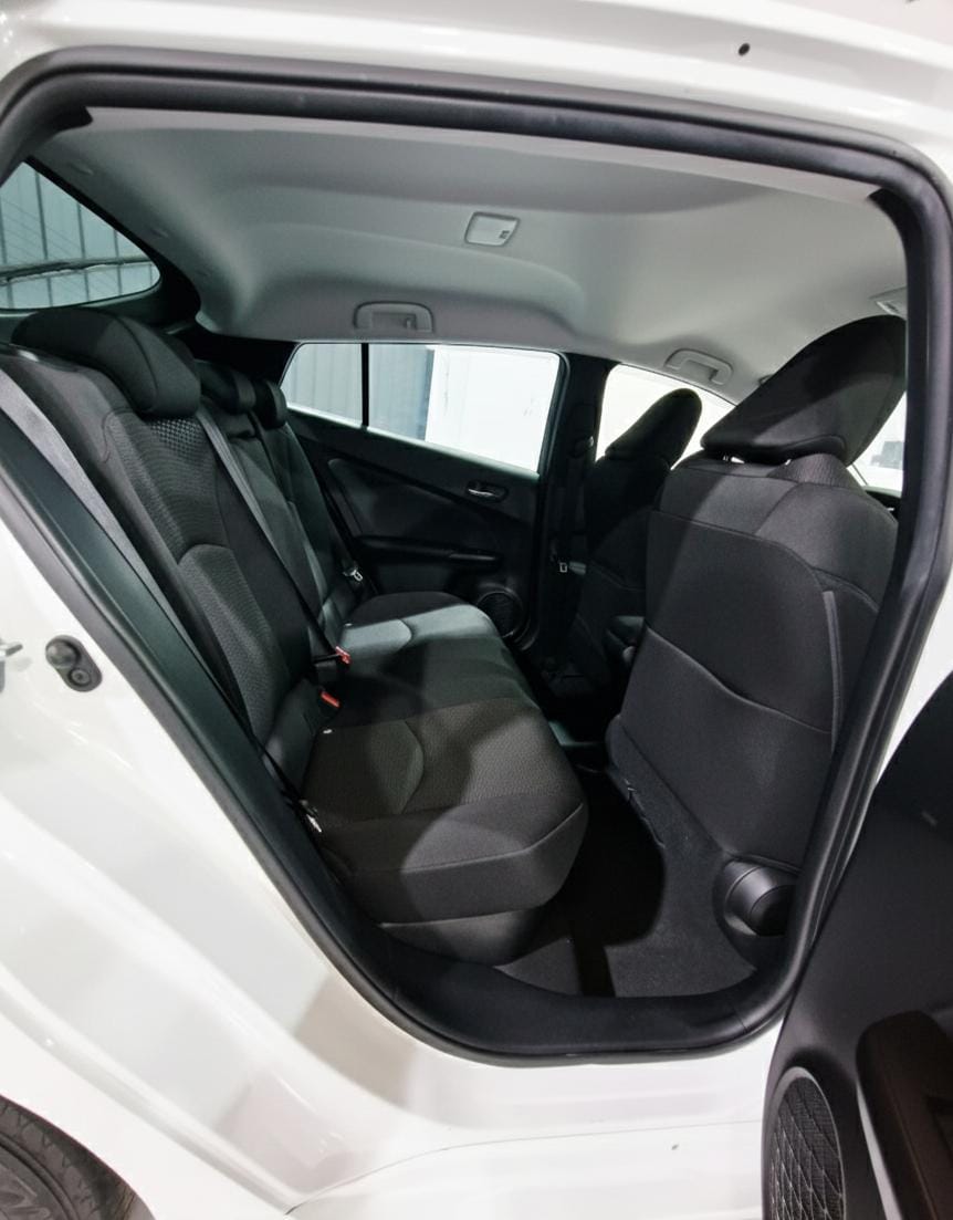 TOYOTA PRIUS - Image 8