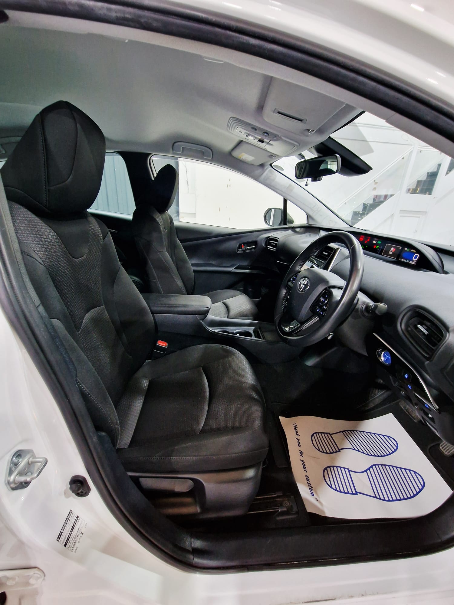 TOYOTA PRIUS - Image 7