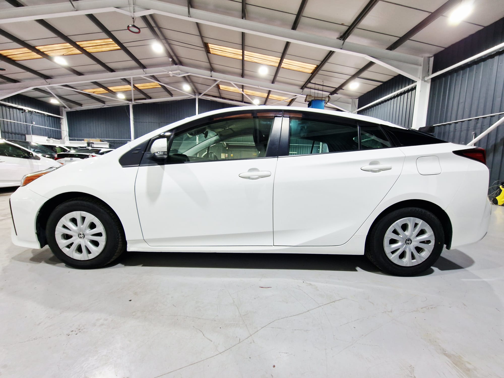 TOYOTA PRIUS - Image 2