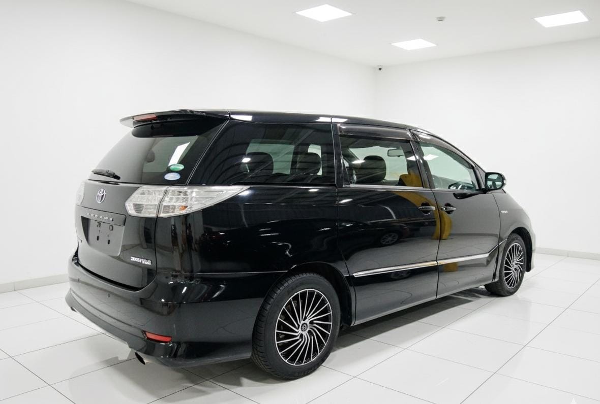 TOYOTA ESTIMA - Image 4