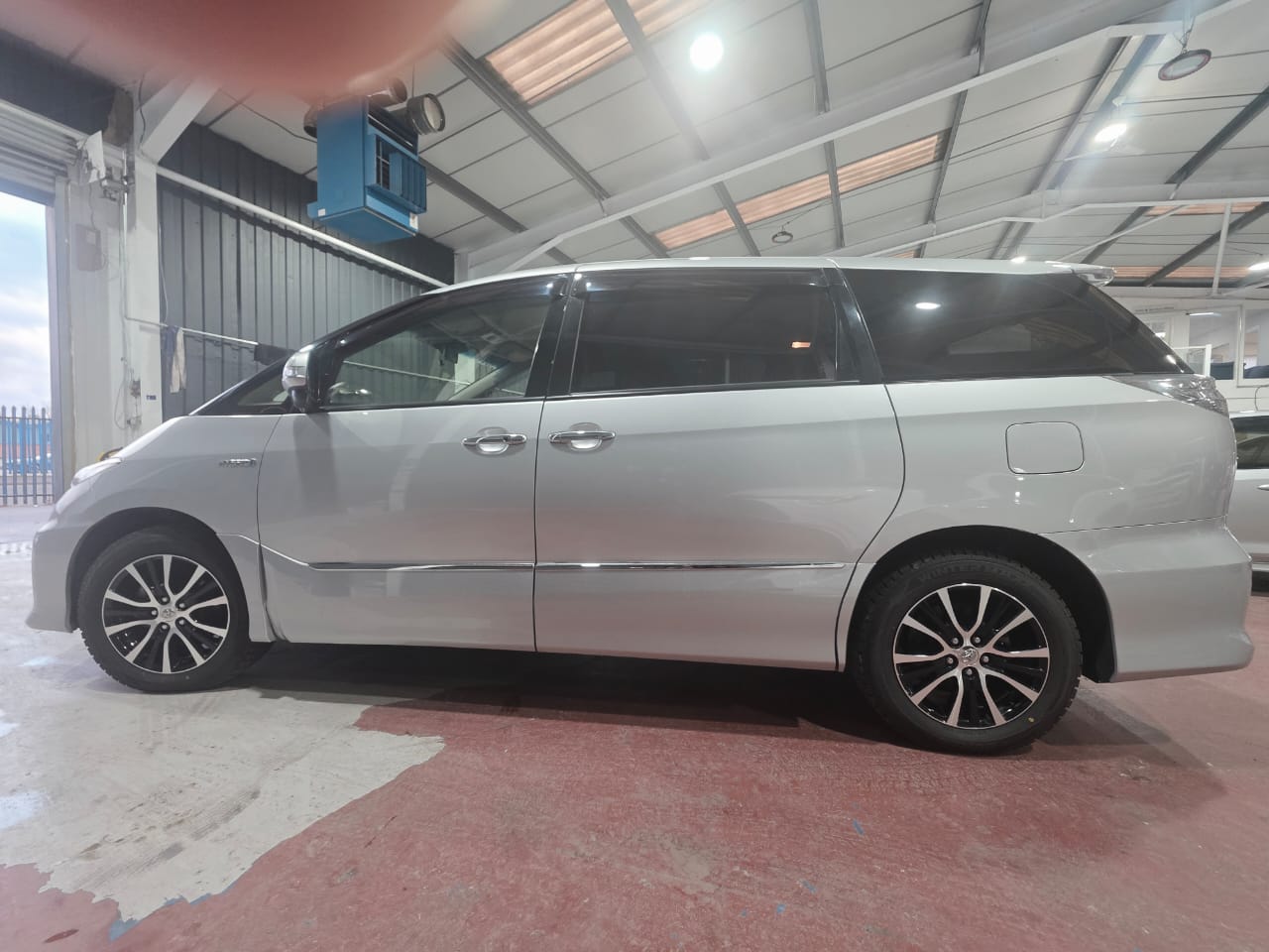 TOYOTA ESTIMA - Image 3