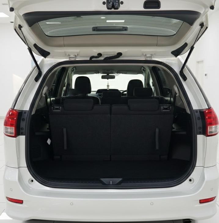 TOYOTA PRIUS PLUS - Image 5