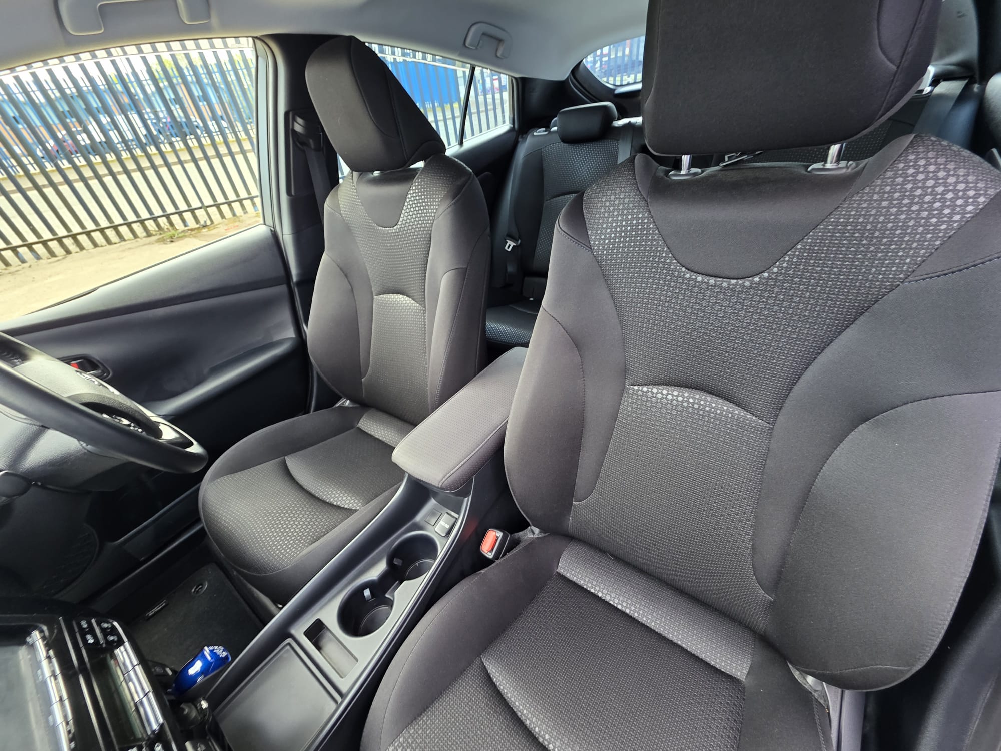 Toyota Prius - Image 8