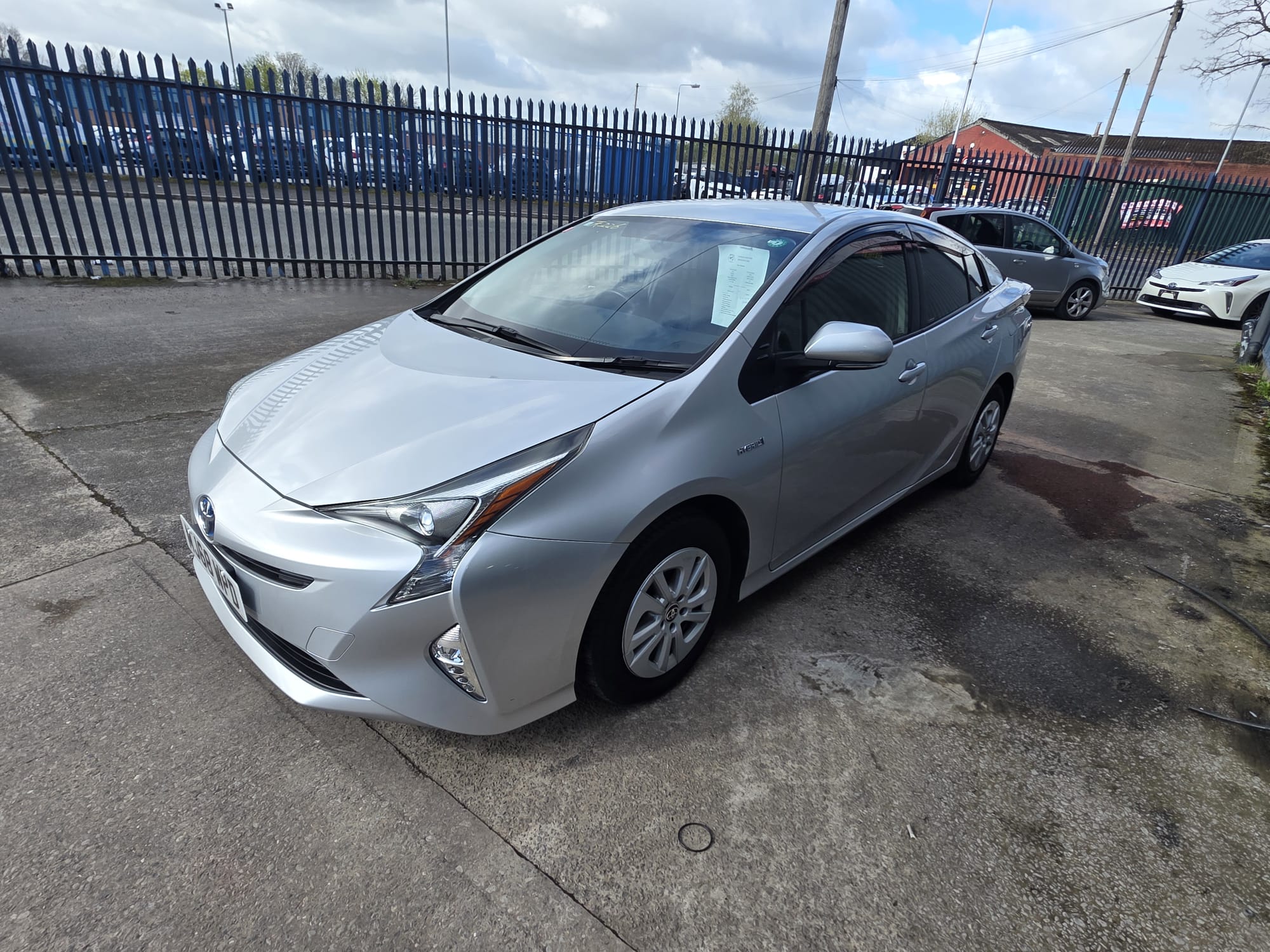 TOYOTA PRIUS - Image 9
