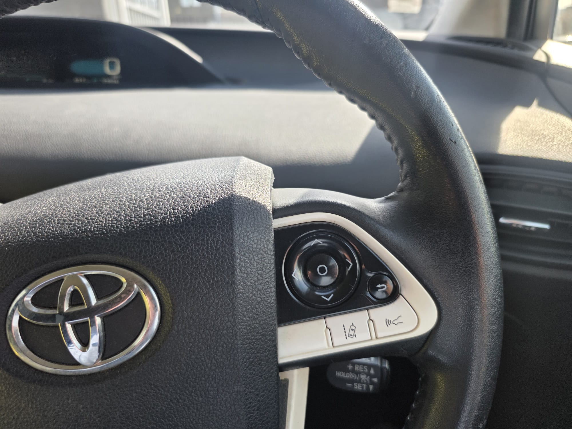 Toyota  Prius - Image 7