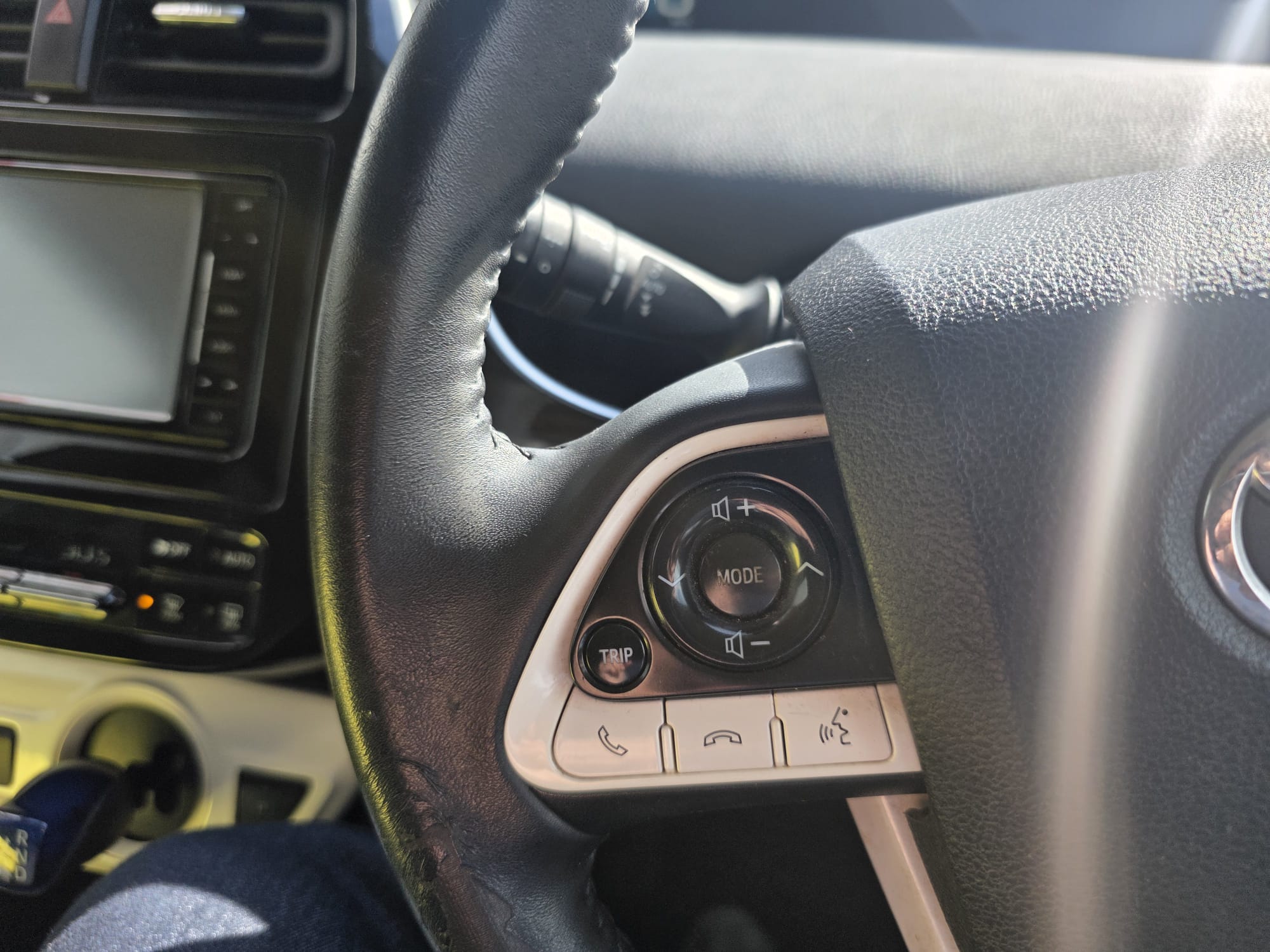 Toyota  Prius - Image 9