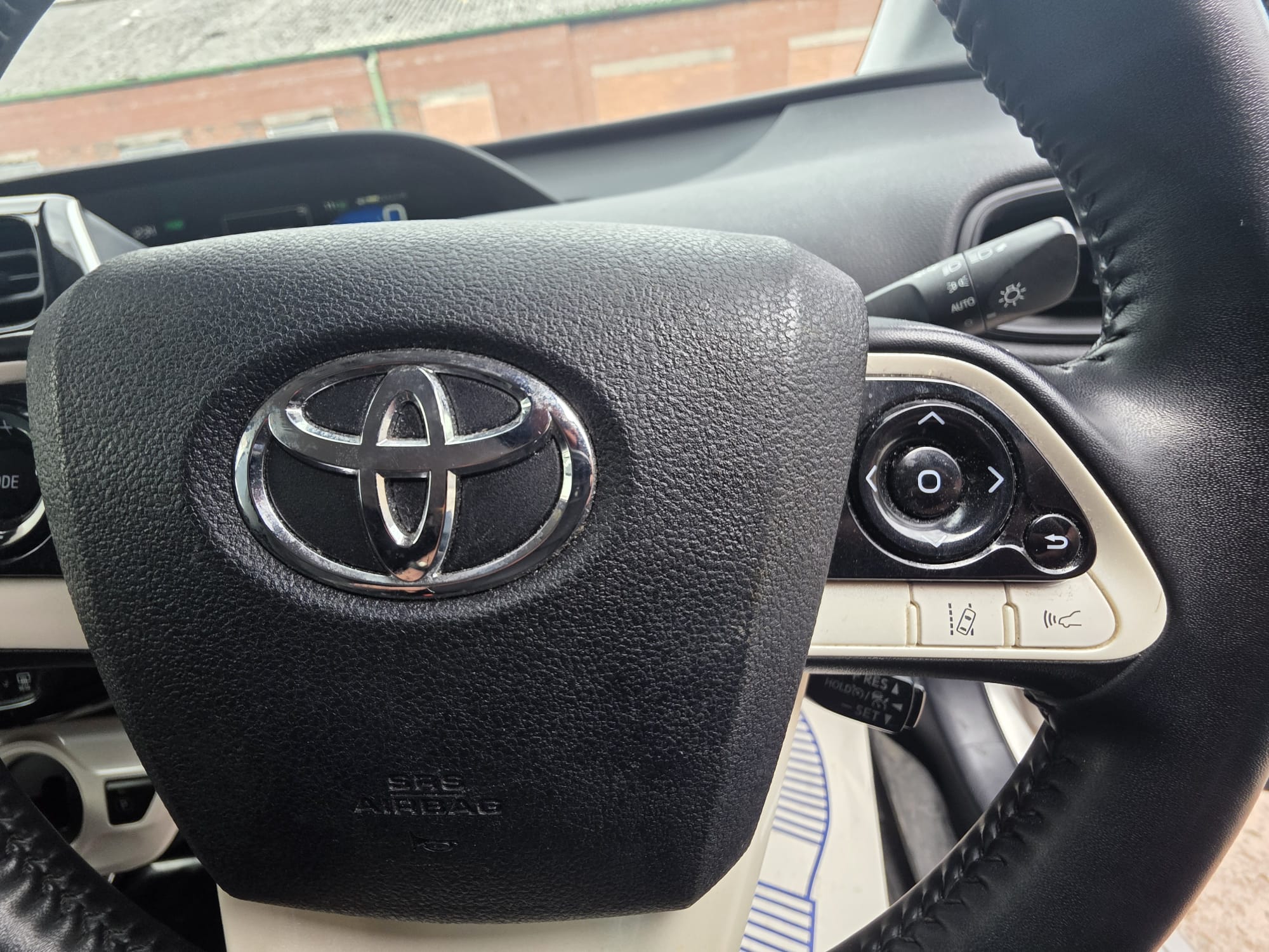 Toyota  Prius - Image 6