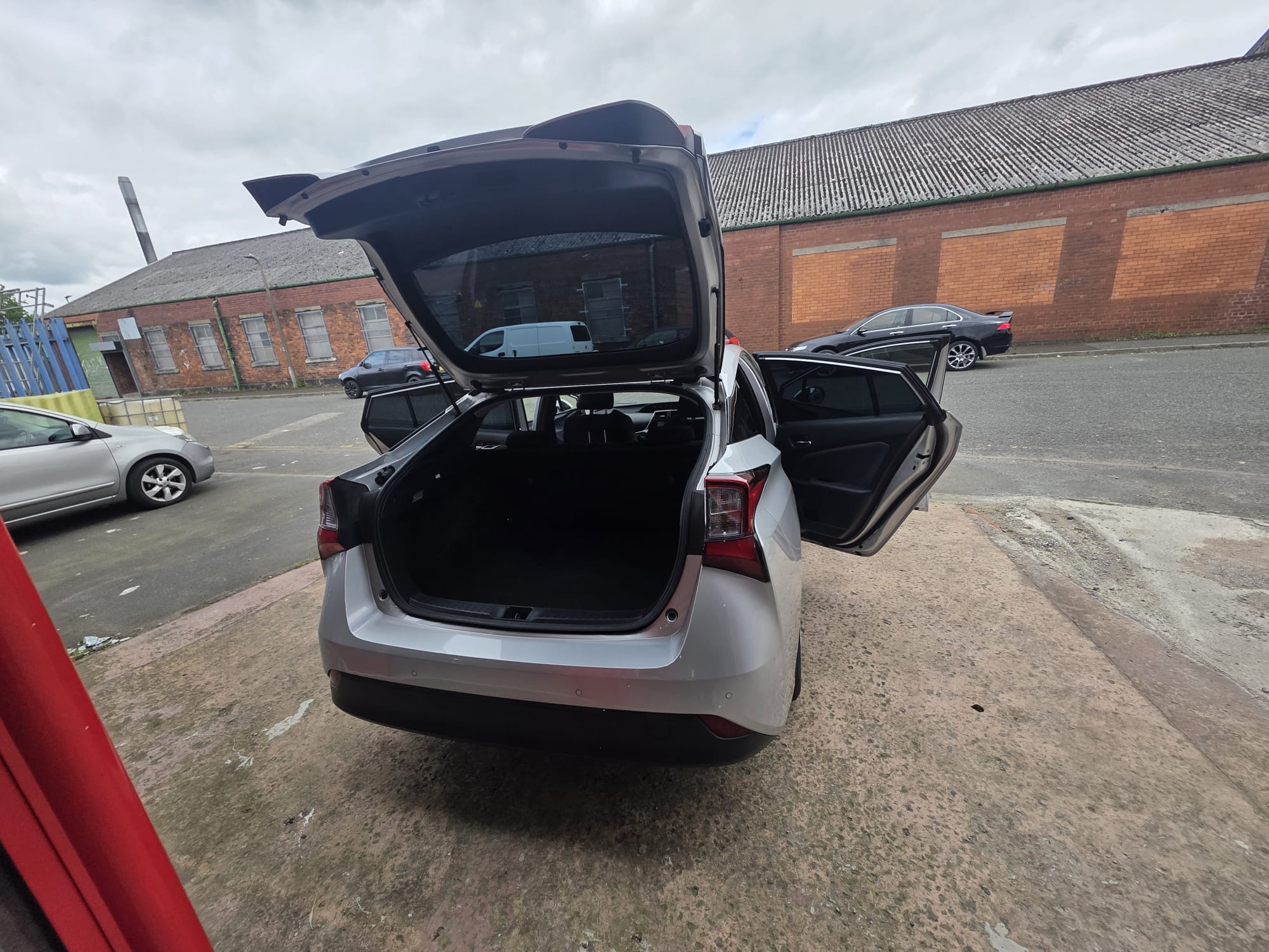 Toyota  Prius