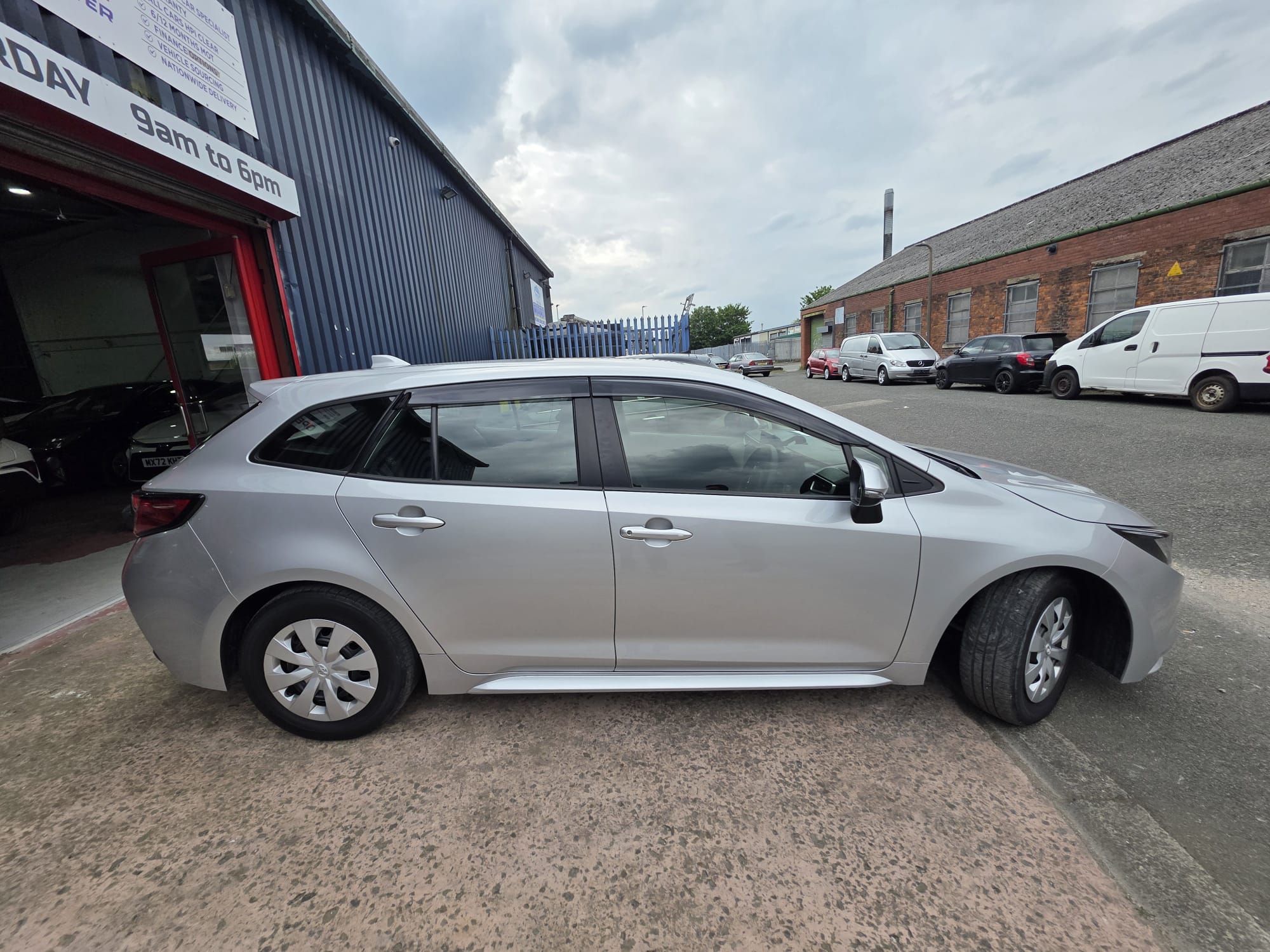 Toyota  Corolla - Image 3