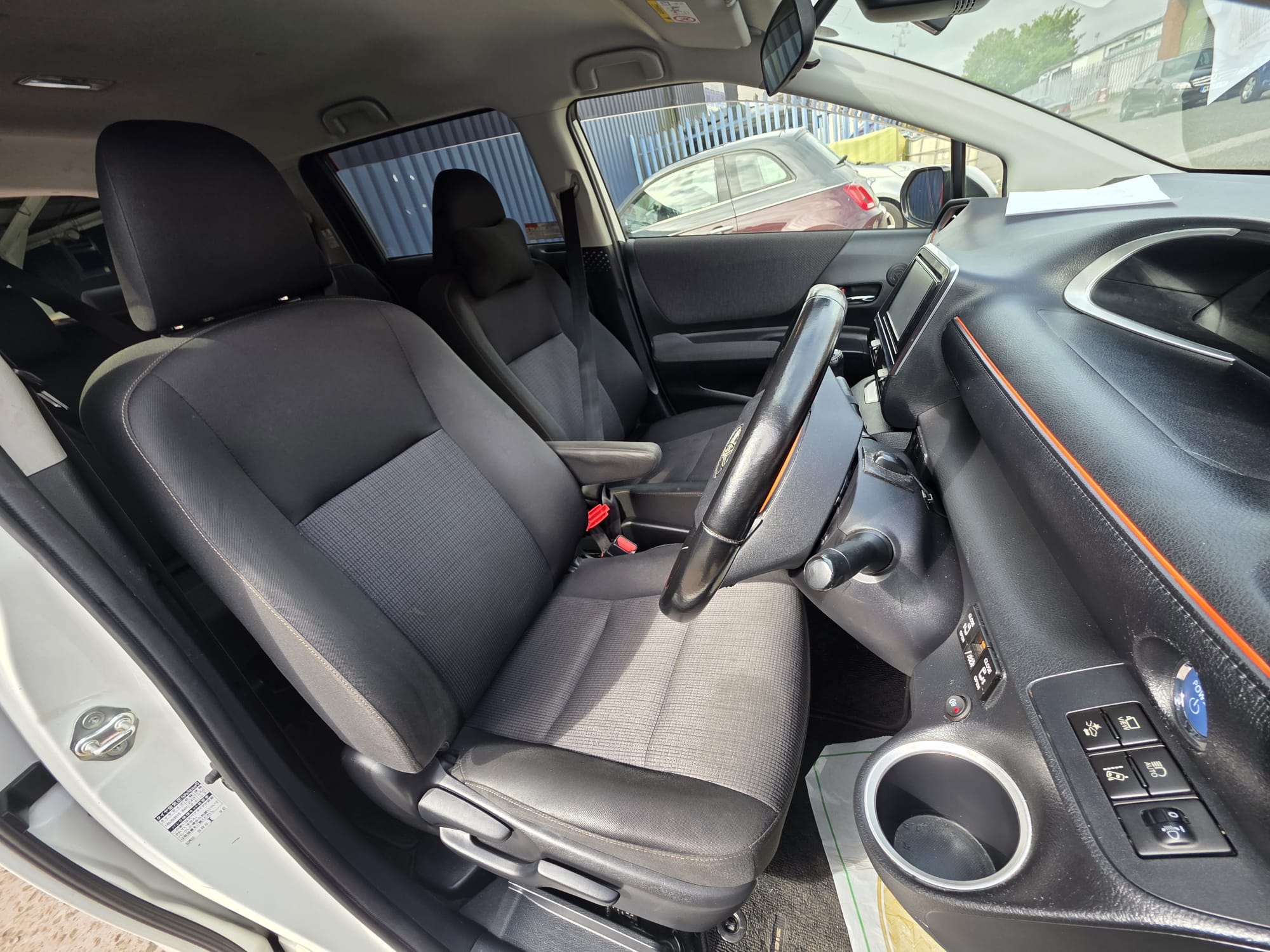 Toyota  Sienta - Image 8