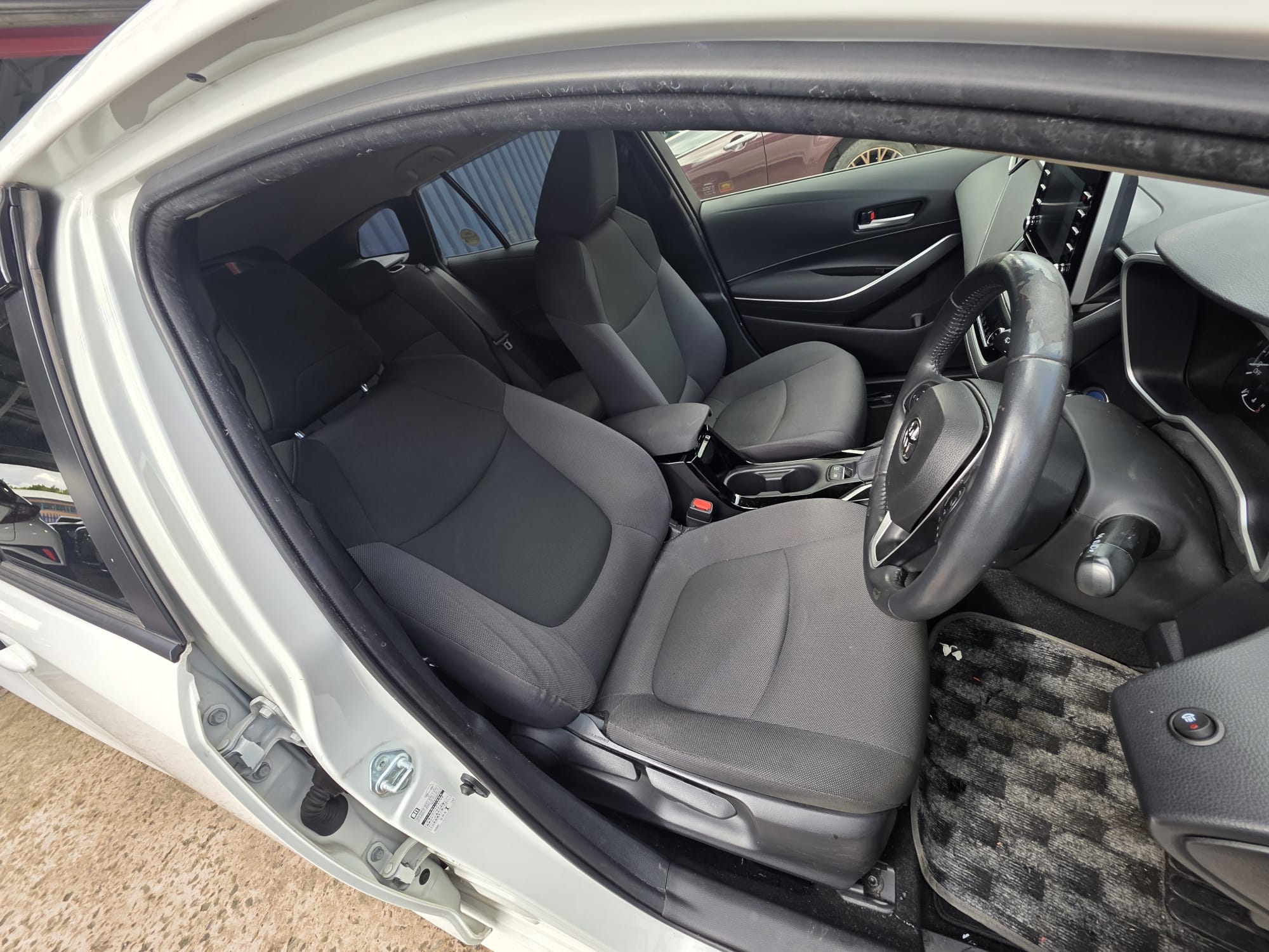 TOYOTA Corolla - Image 3
