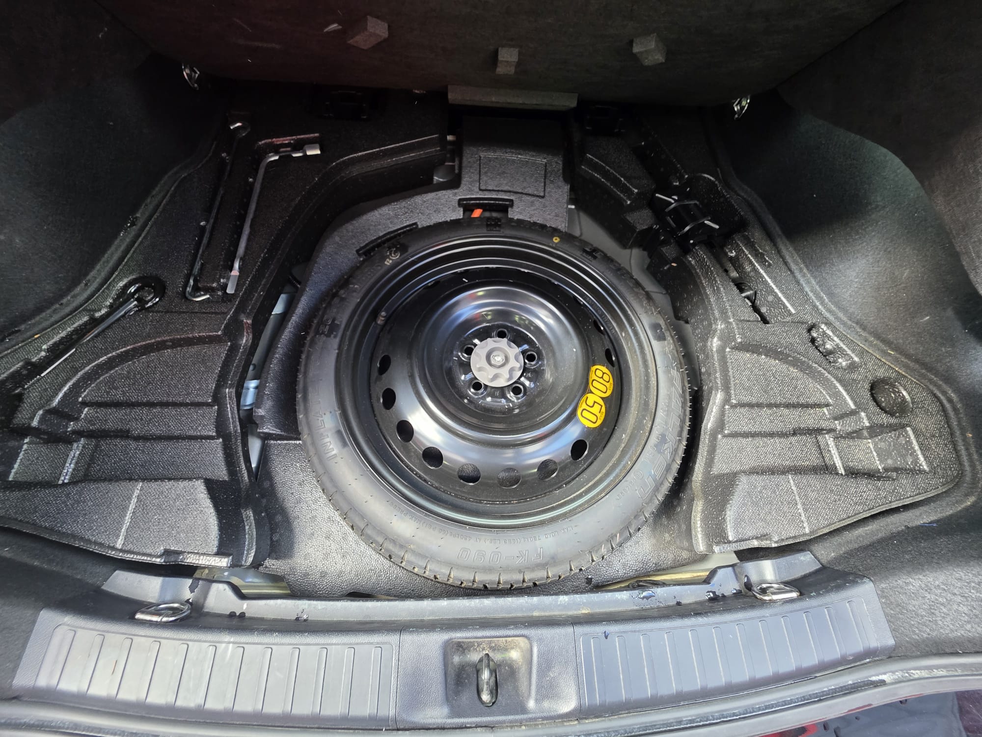 Toyota Prius - Image 9