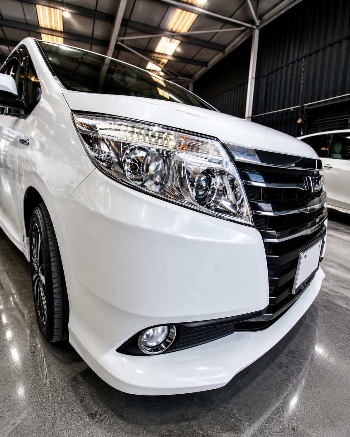 TOYOTA NOAH - Image 5