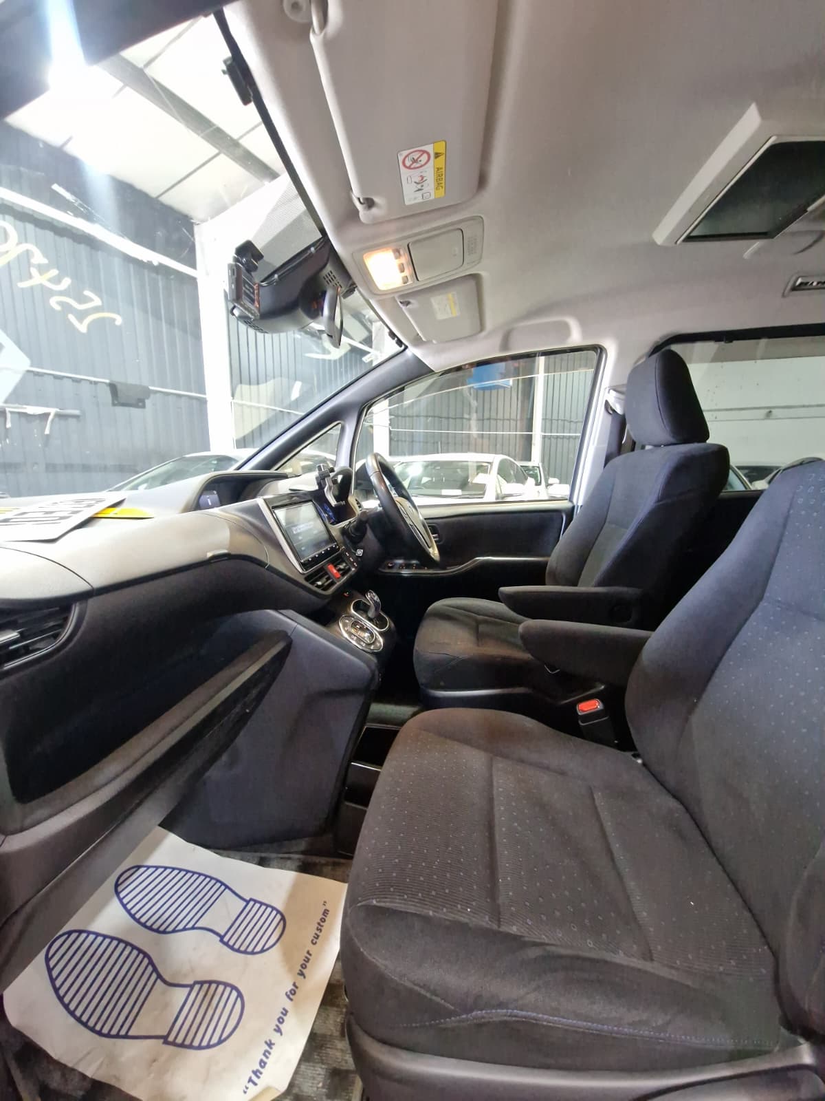 TOYOTA NOAH - Image 8