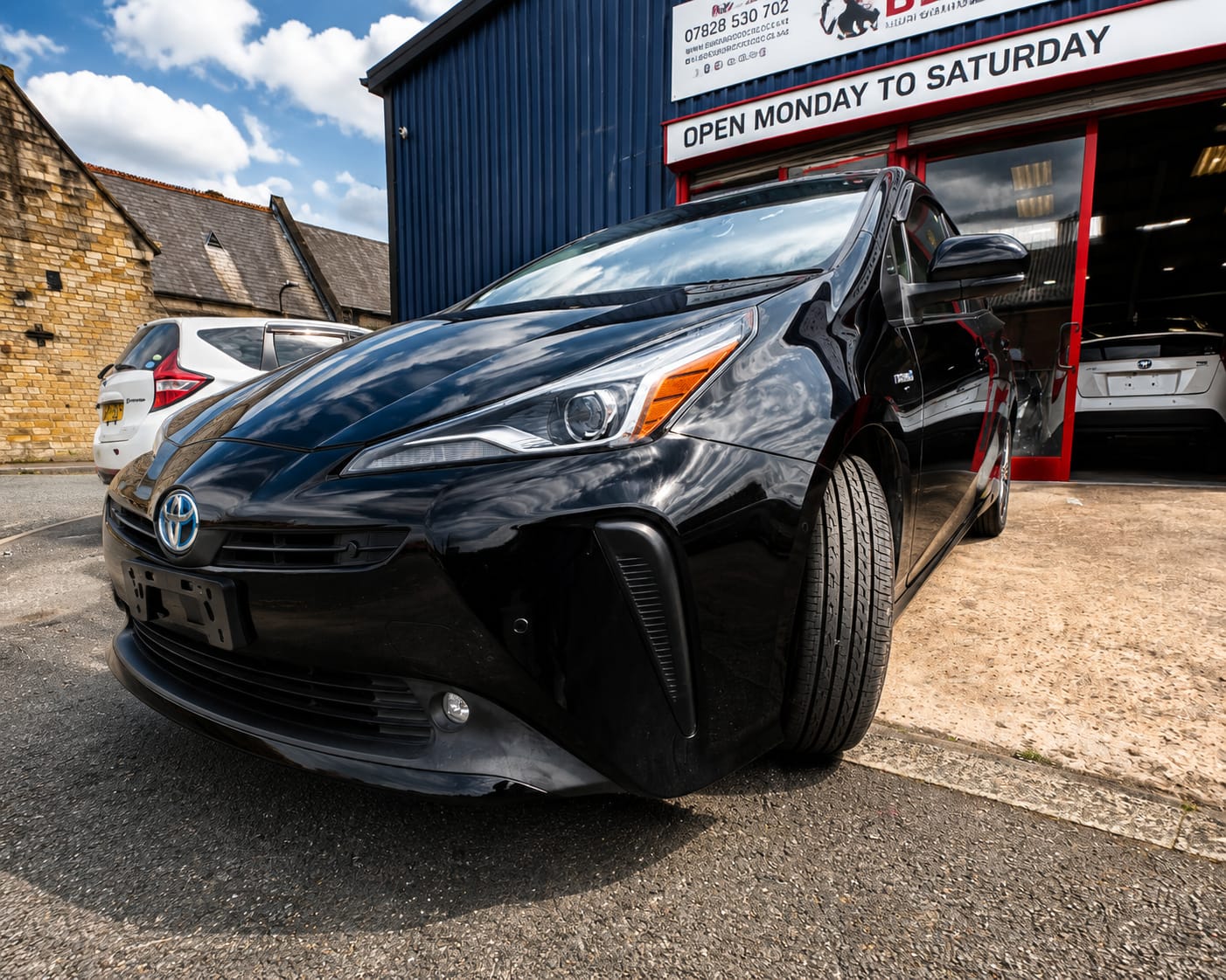 TOYOTA PRIUS - Image 3